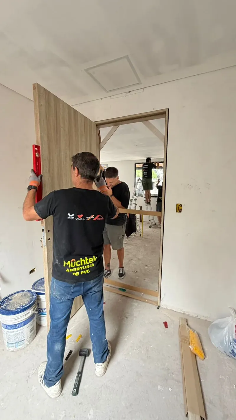 Instalación de puerta interior